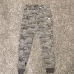 Abercrombie kids size 14 16 gray camo pants